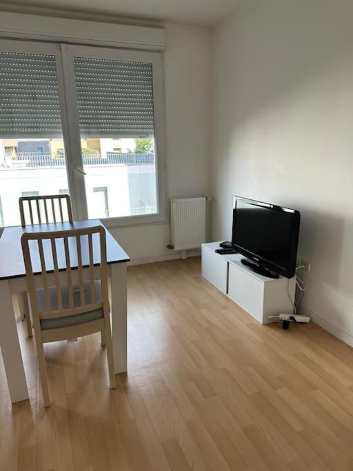 Grand Studio De 37M Carres - Rer Laplace Et Maison Des Examens A 5 Minutes A Pied Arcueil Ngoại thất bức ảnh